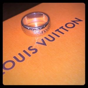 Men’s Louis Vuittion